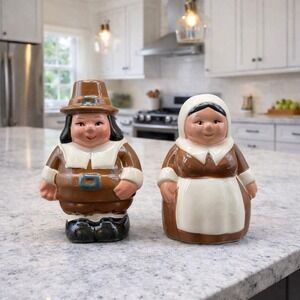 Vintage Publix 2004 Pilgrim Pair‎ Salt Pepper Shakers Thanksgiving Collectible